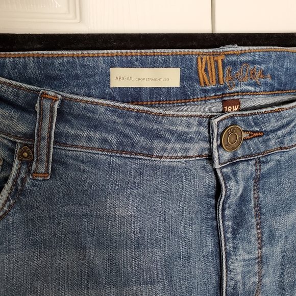NEW Kut From Kloth Abigail Crop Straight Leg Jeans - Picture 6 of 14